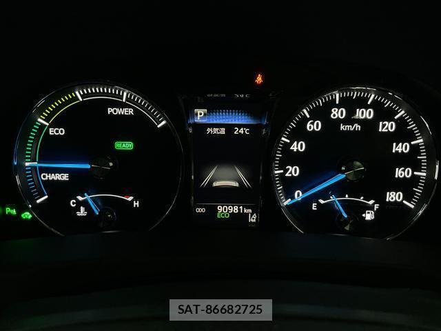 Toyota CROWN HYBRID 2017-06 8055530-11