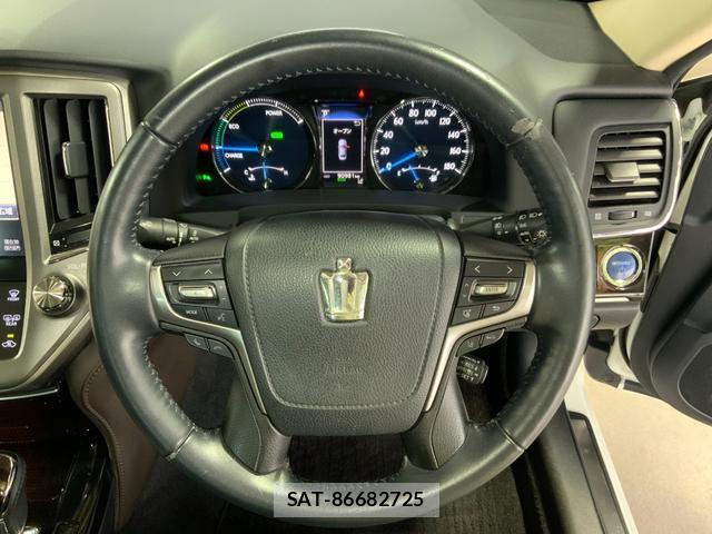 Toyota CROWN HYBRID 2017-06 8055530-12