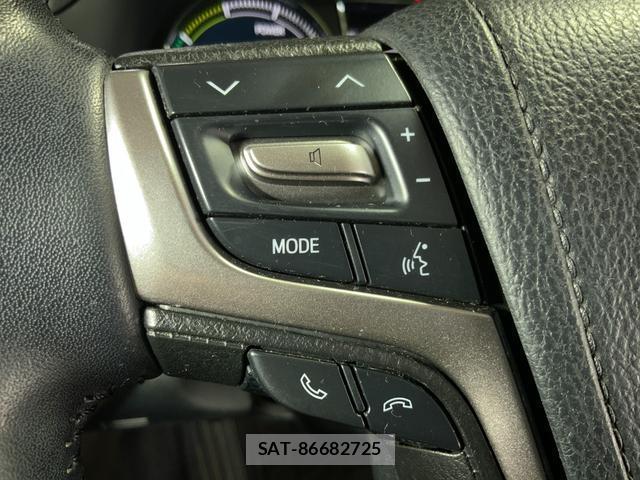 Toyota CROWN HYBRID 2017-06 8055530-18