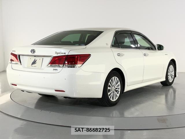 Toyota CROWN HYBRID 2017-06 8055530-6