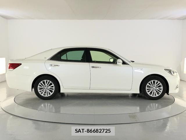 Toyota CROWN HYBRID 2017-06 8055530-7