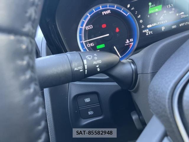 Toyota CROWN HYBRID 2021-07 8056130-16