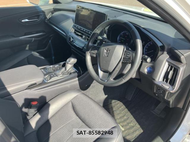 Toyota CROWN HYBRID 2021-07 8056130-3