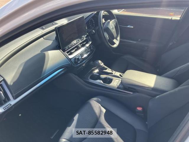 Toyota CROWN HYBRID 2021-07 8056130-5