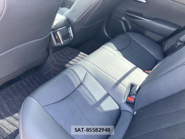 Toyota CROWN HYBRID 2021-07 8056130-6