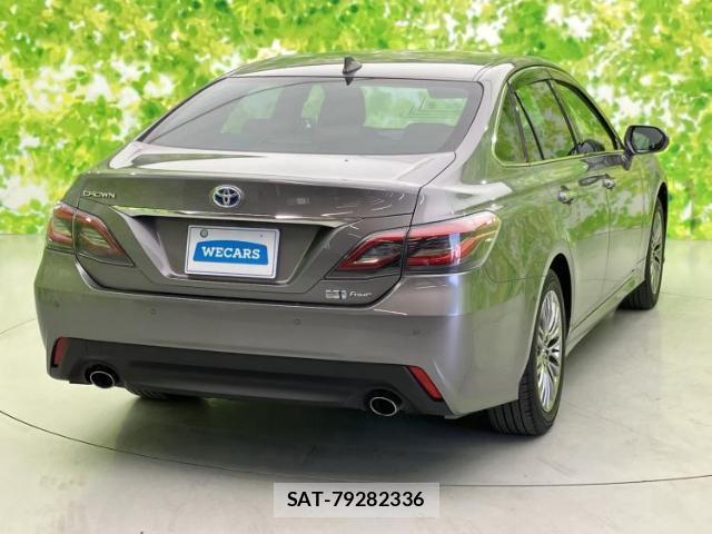 Toyota CROWN HYBRID 2021-08 8056171-2
