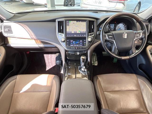 Toyota CROWN MAJESTA 2016-10 8055443-1