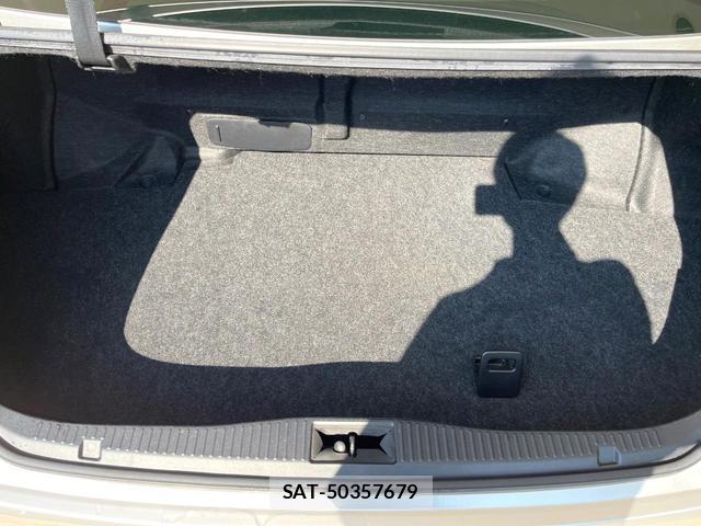 Toyota CROWN MAJESTA 2016-10 8055443-10