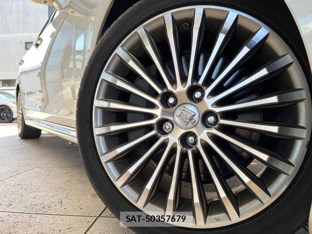Toyota CROWN MAJESTA 2016-10 8055443-12