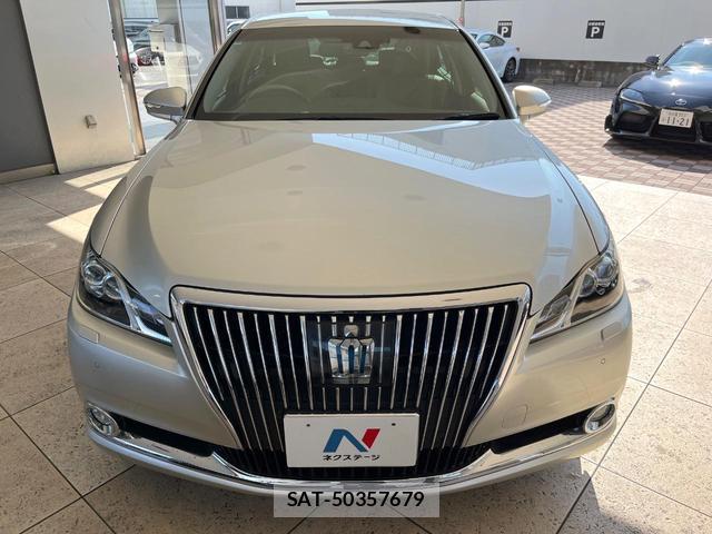 Toyota CROWN MAJESTA 2016-10 8055443-13