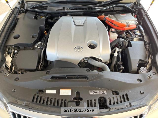 Toyota CROWN MAJESTA 2016-10 8055443-17
