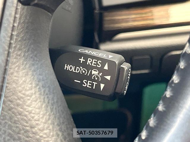 Toyota CROWN MAJESTA 2016-10 8055443-6
