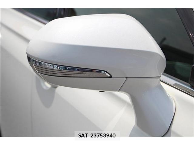 Toyota CROWN 2018-06 8054932-16