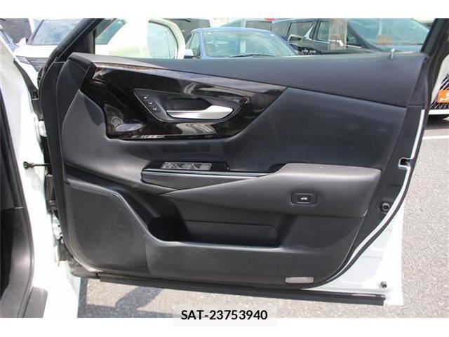 Toyota CROWN 2018-06 8054932-19