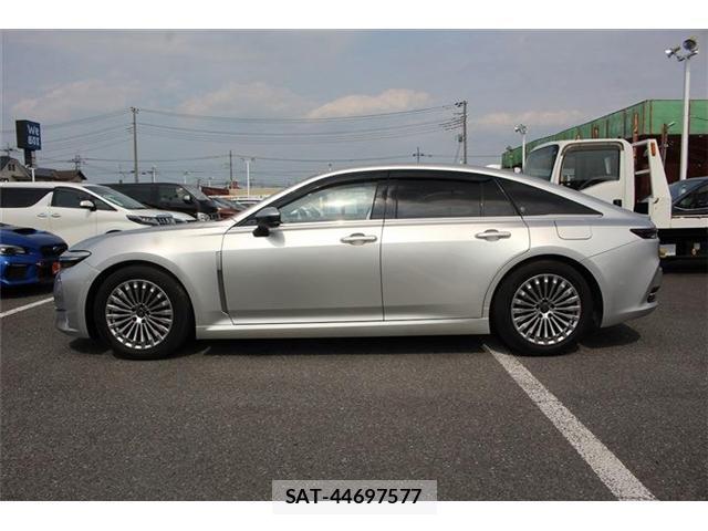 Toyota CROWN 2025-02 8054934-10