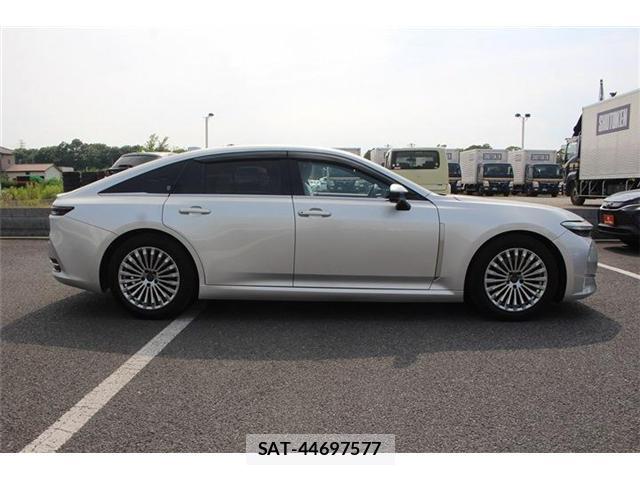 Toyota CROWN 2025-02 8054934-14