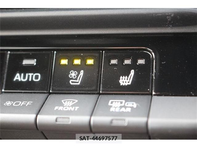 Toyota CROWN 2025-02 8054934-4