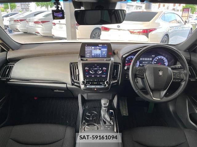 Toyota CROWN 2018-06 8055453-1