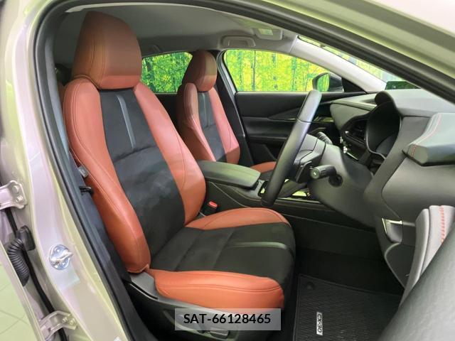 Mazda CX-30 2024-08 8054221-7