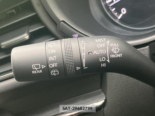 Mazda CX-30 2023-07 8056169-15