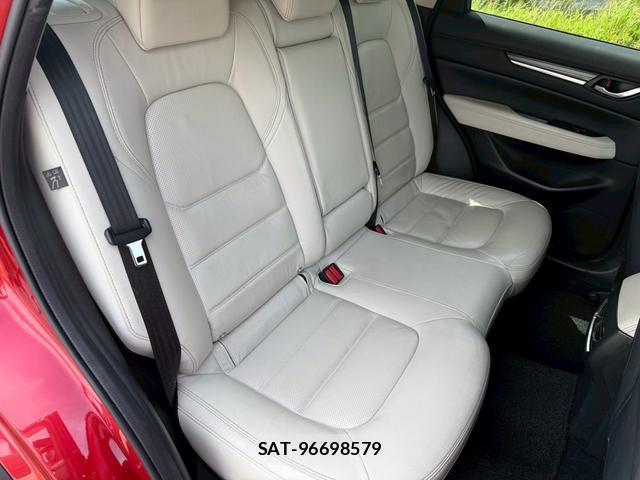Mazda CX-5 2017-09 8055517-17