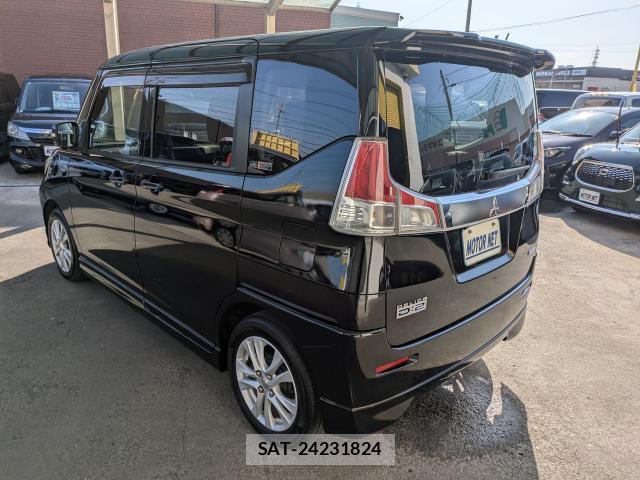 Mitsubishi DELICA 2017-08 8054338-10