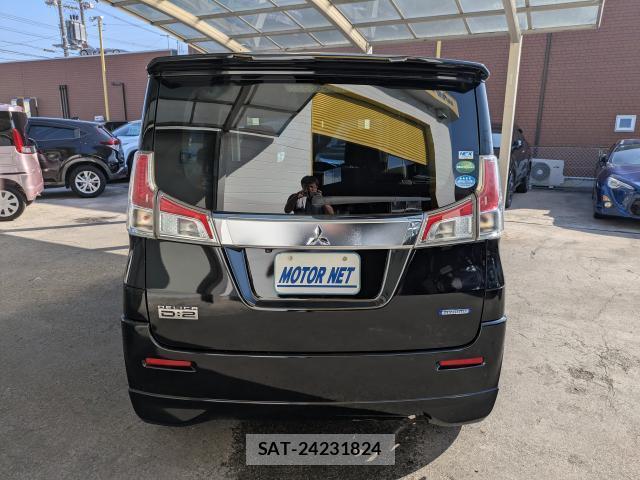Mitsubishi DELICA 2017-08 8054338-13
