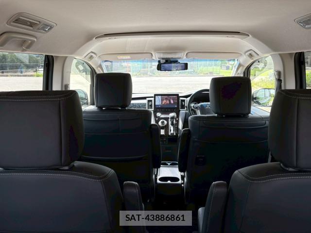 Mitsubishi DELICA 2024-02 8054336-13