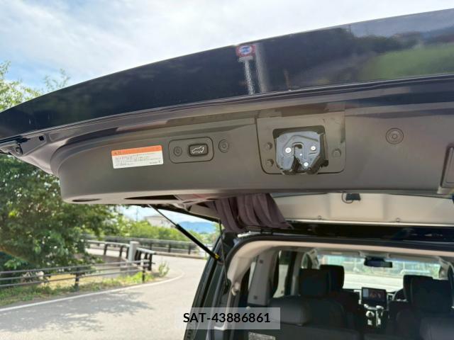 Mitsubishi DELICA 2024-02 8054336-19