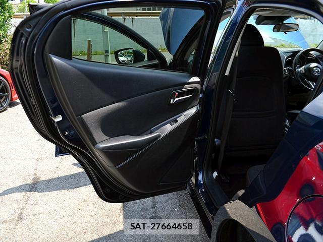 Mazda DEMIO 2016-03 8054296-15