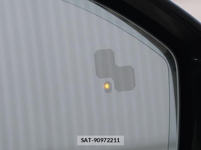 Land Rover DISCOVERY 2022-06 8053787-10