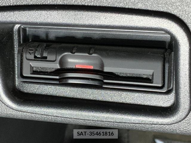 Nissan DUALIS 2012-11 8055549-18