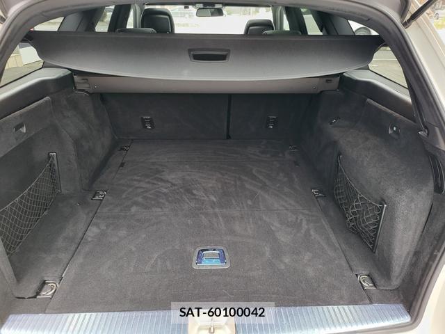 Mercedes Benz E-CLASS 2015-06 8053618-6