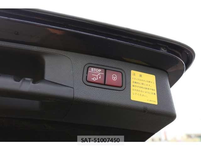 Mercedes Benz E-CLASS 2017-03 8055708-6