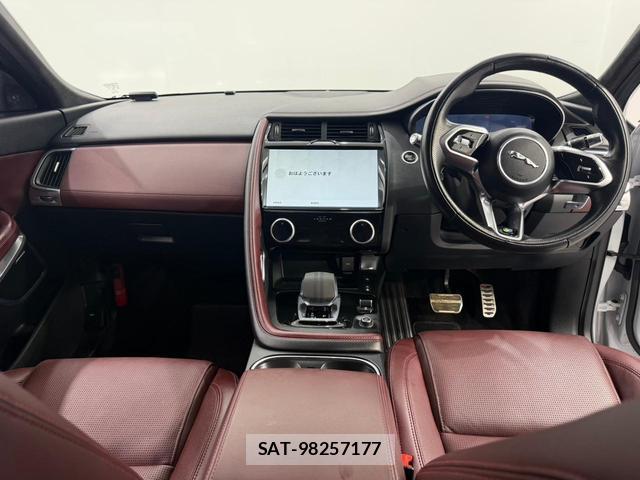 Jaguar E-PACE 2021-10 8053528-1