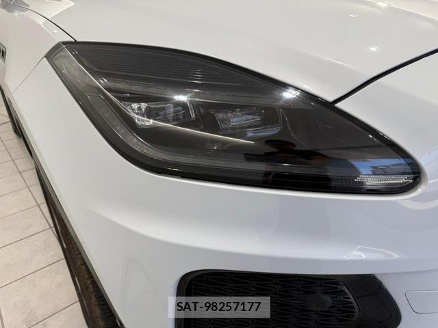 Jaguar E-PACE 2021-10 8053528-2