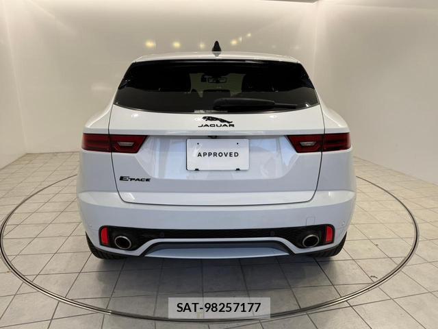 Jaguar E-PACE 2021-10 8053528-7