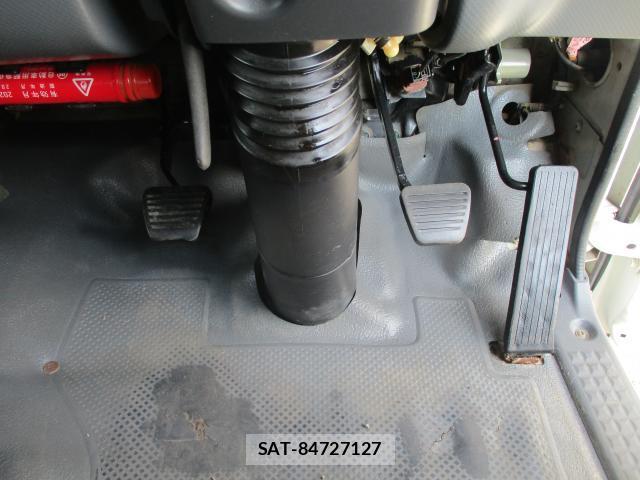 Isuzu ELF TRUCK 2013-08 8053887-7