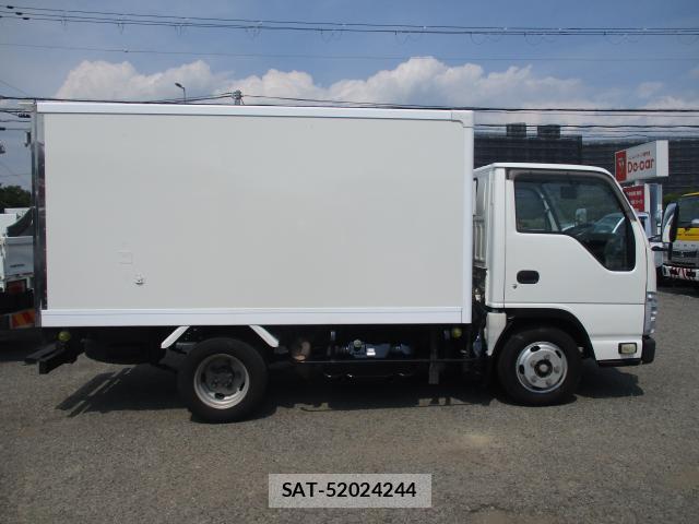 Isuzu ELF TRUCK 2013-11 8053888-1