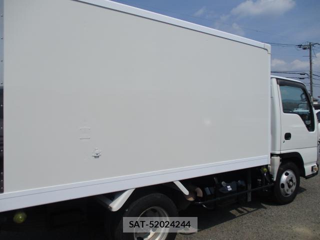 Isuzu ELF TRUCK 2013-11 8053888-13