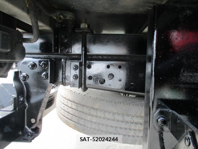 Isuzu ELF TRUCK 2013-11 8053888-19