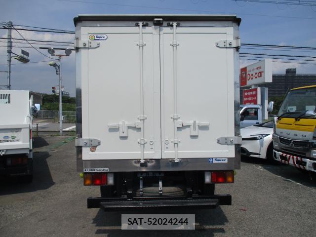 Isuzu ELF TRUCK 2013-11 8053888-2