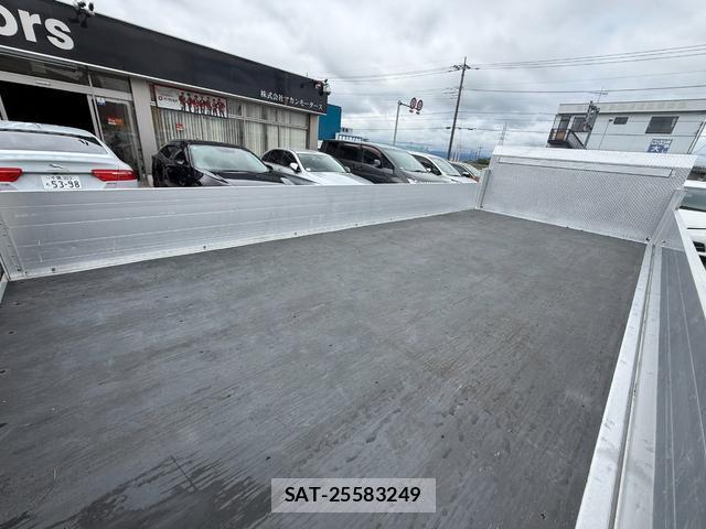 Isuzu ELF TRUCK 2015-02 8054876-12