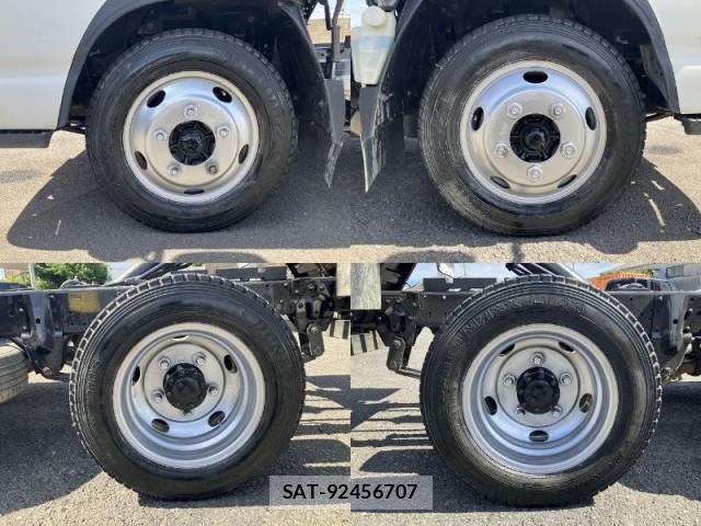 Isuzu ELF TRUCK 2017-10 8055671-14