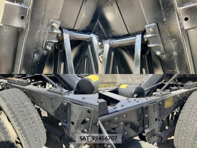 Isuzu ELF TRUCK 2017-10 8055671-8