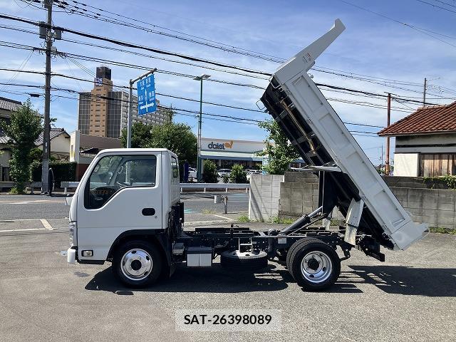 Isuzu ELF TRUCK 2019-06 8055672-3