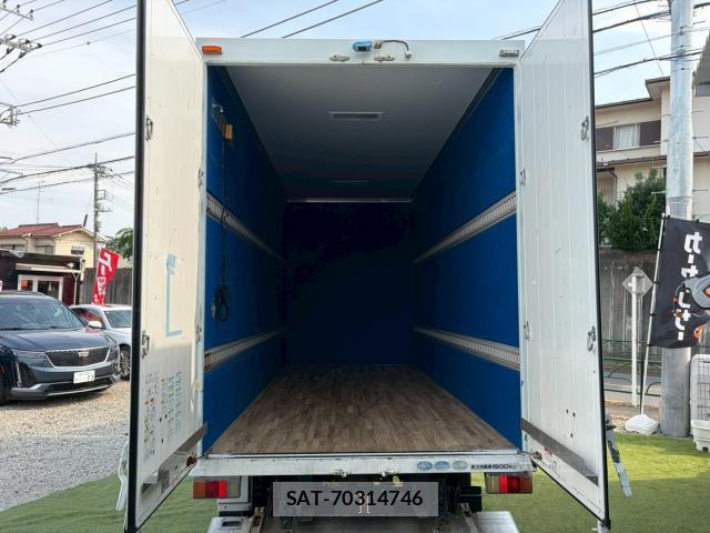 Isuzu ELF TRUCK 2015-02 8055966-12