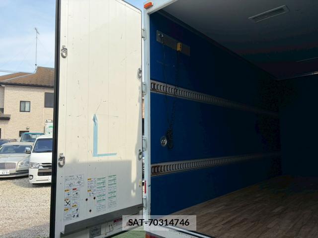 Isuzu ELF TRUCK 2015-02 8055966-14