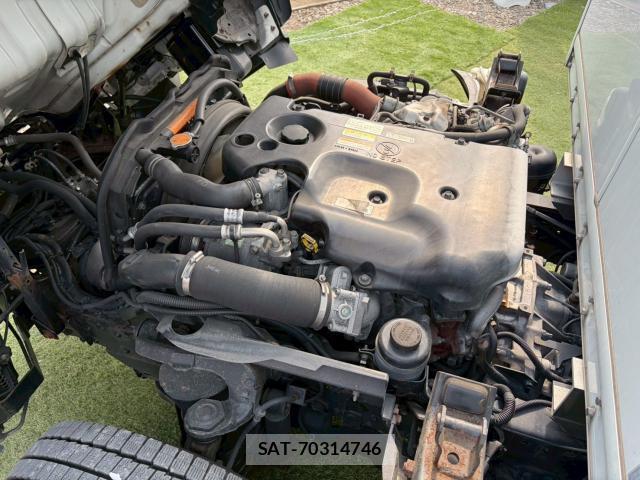 Isuzu ELF TRUCK 2015-02 8055966-17