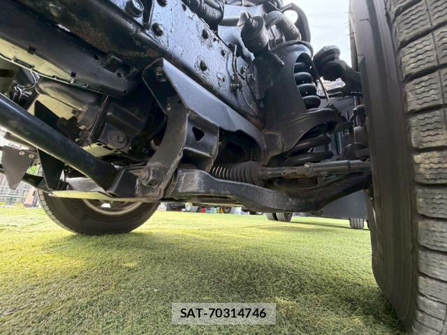Isuzu ELF TRUCK 2015-02 8055966-18